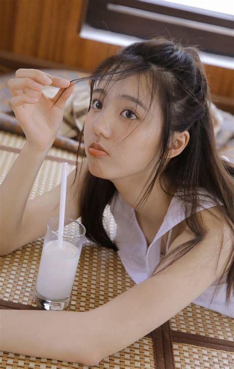 描写灰色词